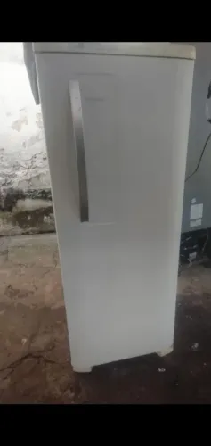 Gelarira Electrolux frosfree 280 litros semi nova 