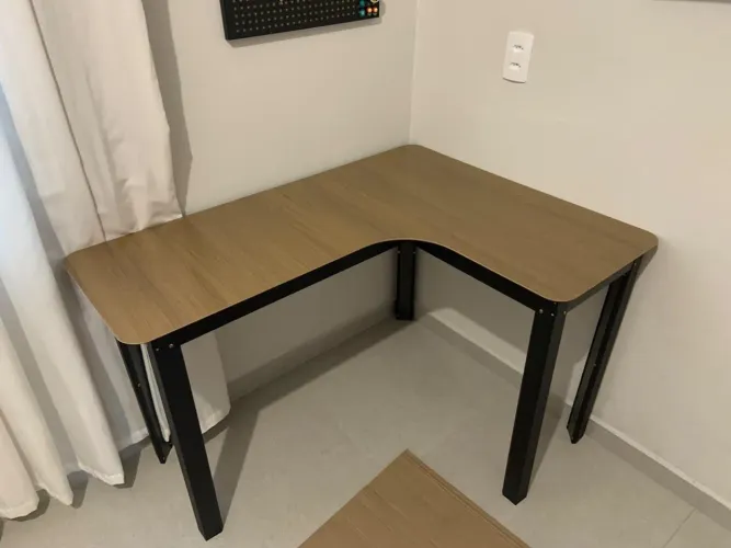 Vende-se mesa escritório