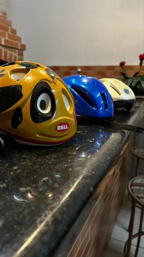 3 Capacetes de Ciclismo Bell - Tamanhos Diferentes (XS / S / S-M)