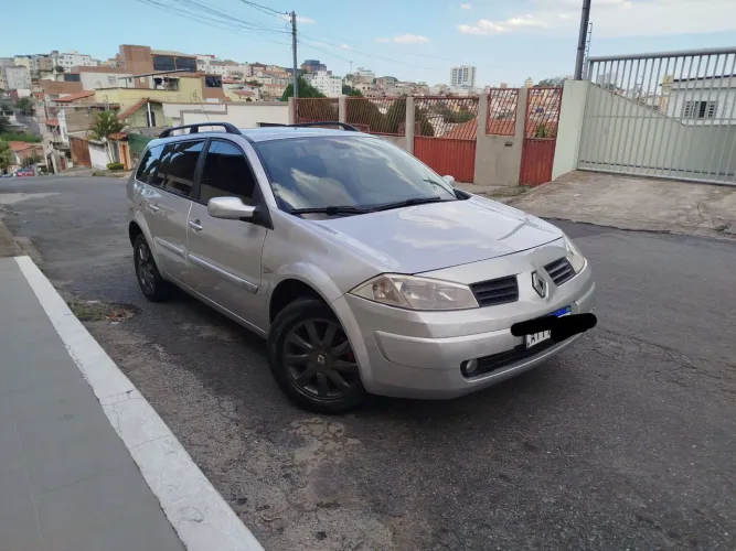 Renault Megane Grand Tour Dynam. Hi-flex 1.6 16V 2011