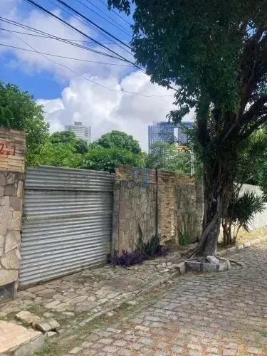 EXCELENTE CASA EM LOCALIZAÇÃO NOBRE DE NATAL PRÓXIMA À PRAIA DE PONTA NEGRA! NATAL RN