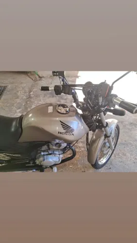 Vendo cg 150 fan esi(partida elétrica)moto muito nova valor 10.700 .