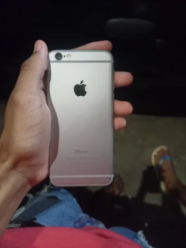 Eu tenho um celular pea vender iPhone 6 todo bom