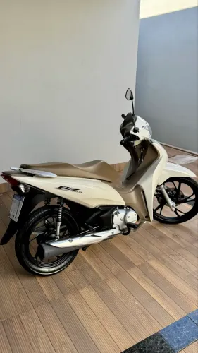 Honda Biz 125 flex pouco usada