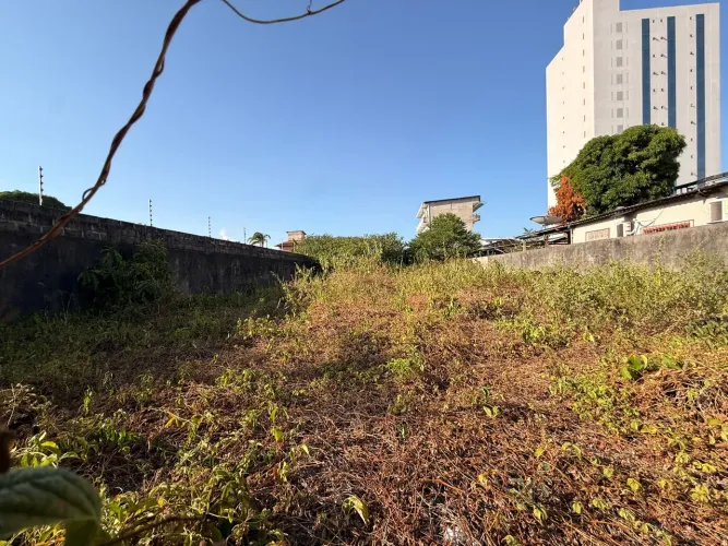 Terreno plano 525 m3 no CENTRO 