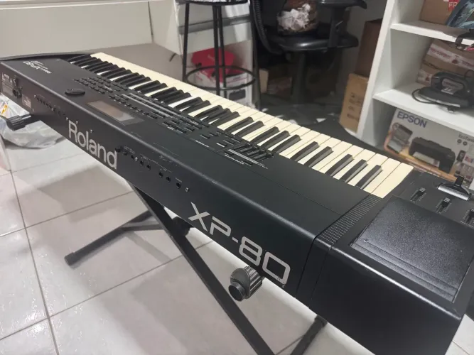 Teclado Roland XP80