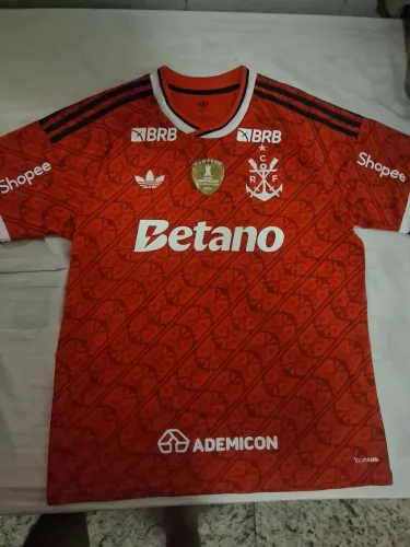 Camisa do flamengo nova fui o 1° comprar com patrocínio logo depois o time do flamengo jog