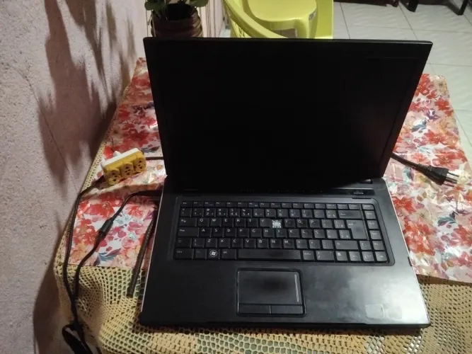 Vendo notebook em bom estado de uso 