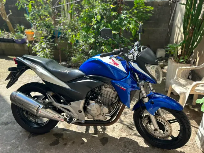 Vendo cb 300r edição limitada