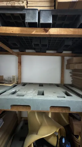 Palete Pallet pladtico Reforçado 1000 x 1100