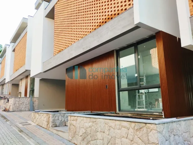 Casas à Venda, 4 suítes, bosque, academia, Xaxim