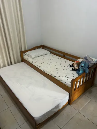Cama infantil estilo sofá cama, em Madeira Maciça