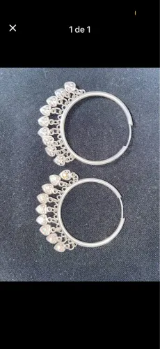 Argola de prata 925 de coração com pedraria 