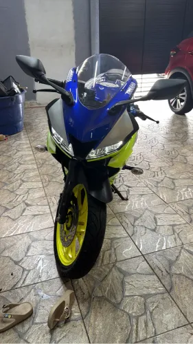R15 yamaha 