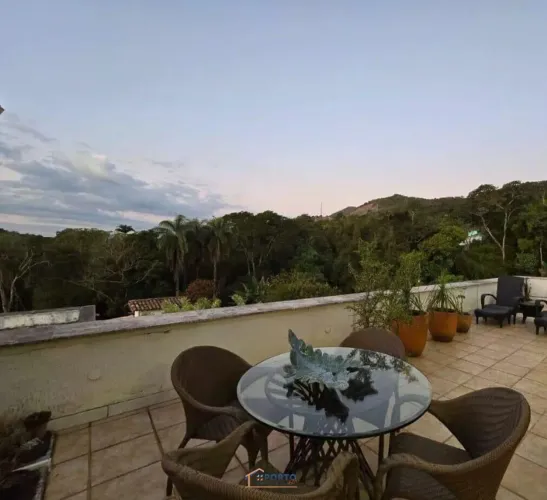 Casa de condomínio em Nova Lima