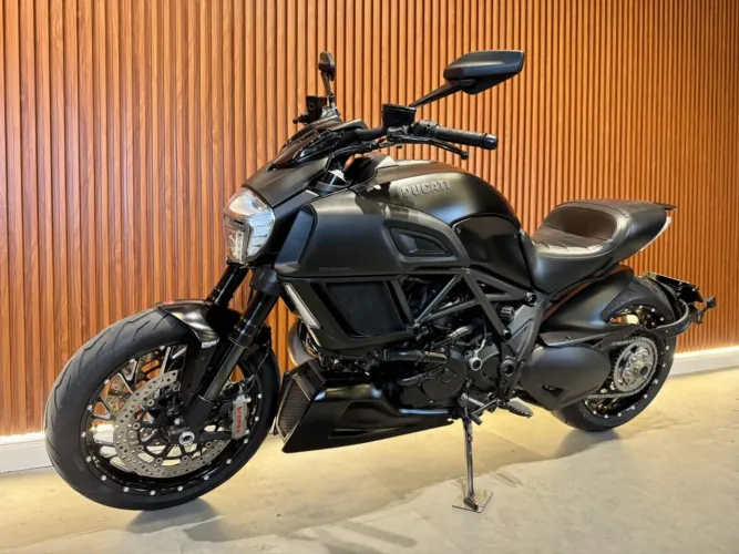 DUCATI Diavel 1198 Dark