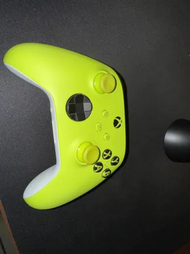 Controle Xbox Series X|S Eletric Volt
