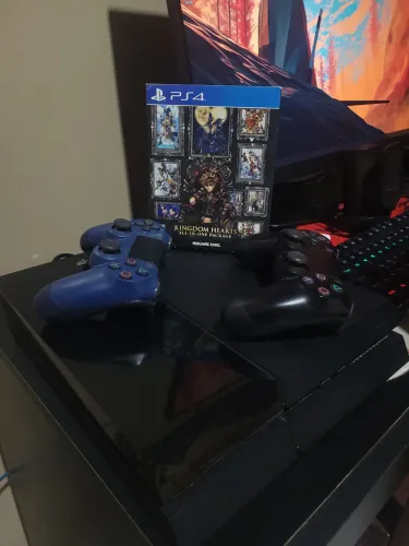 Playstation 4 Fat + 2 Controles (V/T)