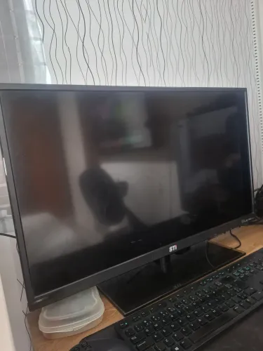 Tv sti 32 polegadas funcionando e bem conservada
