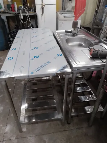 Vendo bancada nova toda inox medida 1.60x60x90 pronta entrega região de Curitiba entrega 