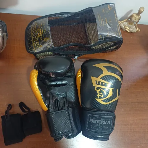 Luva Boxe/Muay Thai Pretorian Black Line - Dourado