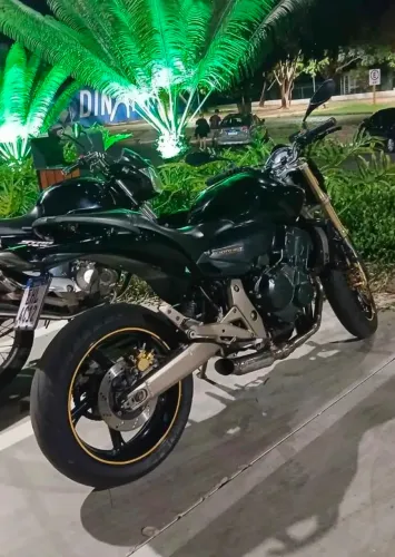 ? VENDE-SE HONDA HORNET ?