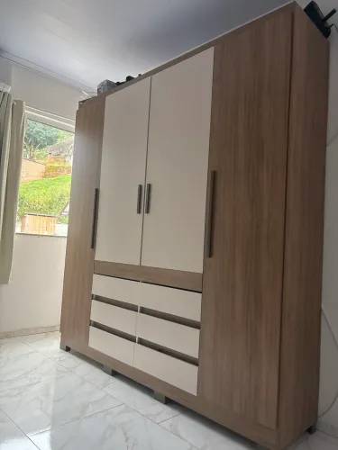 Guarda roupa 4 portas