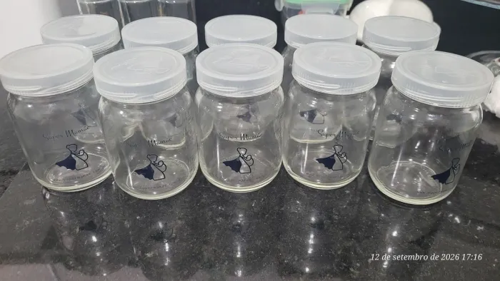 Potes de vidro para leite materno