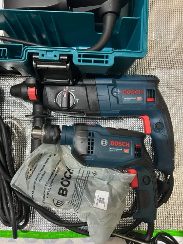 Martelete + furadeira de impacto - Bosch - 220V