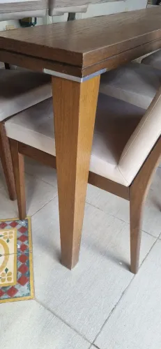 Mesa de jantar com 6 cadeiras