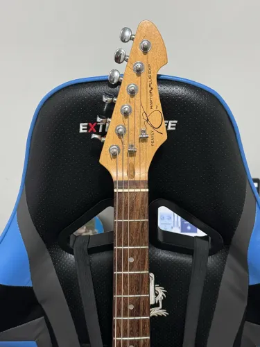 Guitarra Peavey Raptor Plus Exp