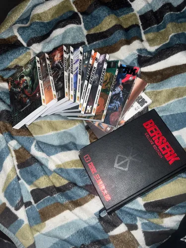 Mangá Berserk Coleção Deluxe