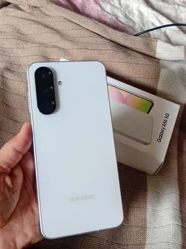 VENDE-SE  SEMI NOVO