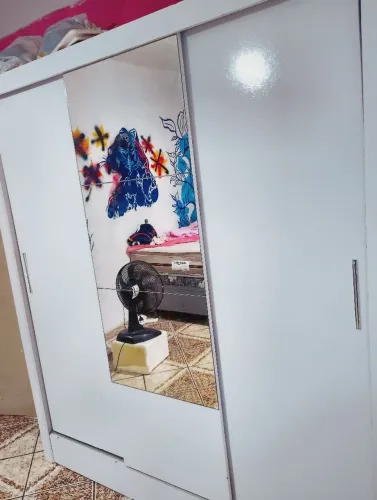 Guarda roupa de solteiro