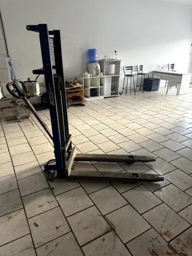 Empilhadeira manual 500 kg