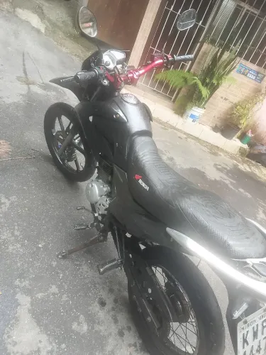 Bros 150 moto boa pra trabalho..