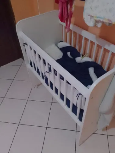 Vendo esse mini berço usado mais em ótimo estado
