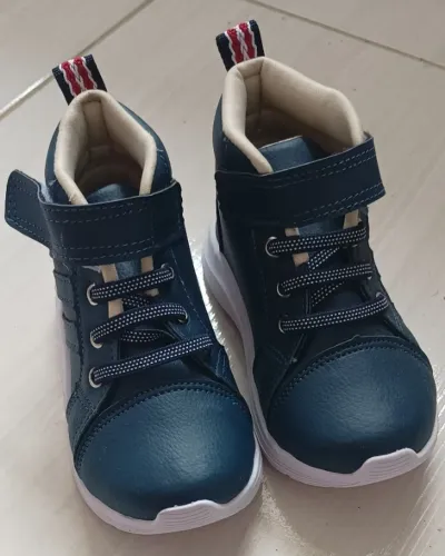 Bota infantil nunca usado tamanho 25