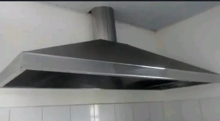 Coifa de inox com tubulação