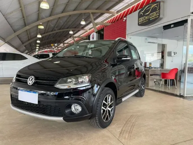 Volkswagen Crossfox 1.6 MI Total Flex 8V 5P 2013