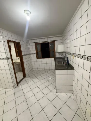 ALUGA-SE CASA ? 