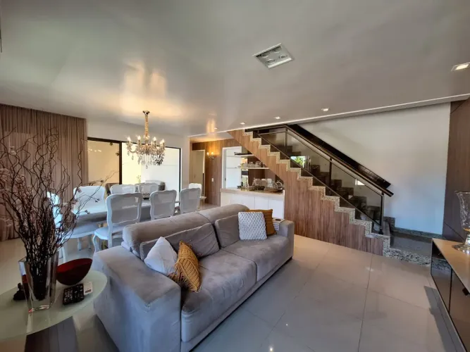 Duplex à venda em Condomínio com 176m2 na Sapiranga em Fortaleza-CE
