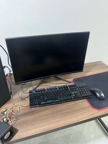 COMPUTADOR GAMER, cpu, monitor e mesa.