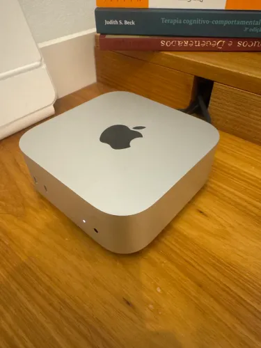 Mac Mini m4 + teclado Apple