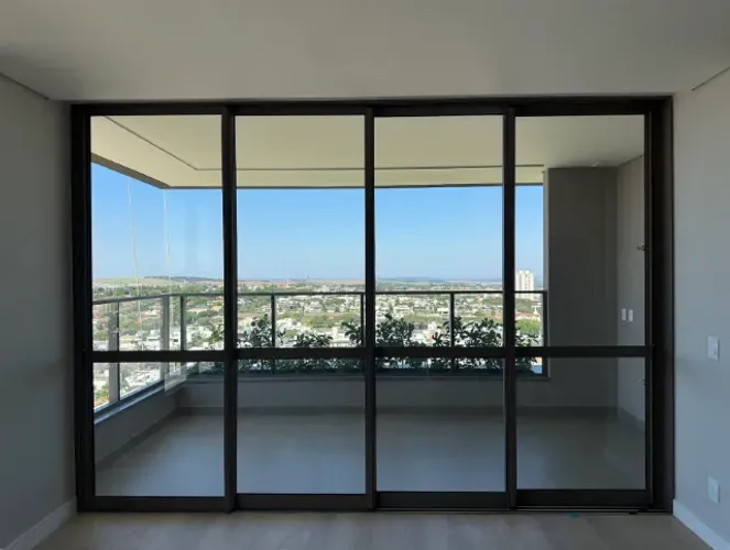 Porta de Correr Alto Padrão 4 Folhas - Esquadria Metálica e Vidro 3,95m x 2,70m