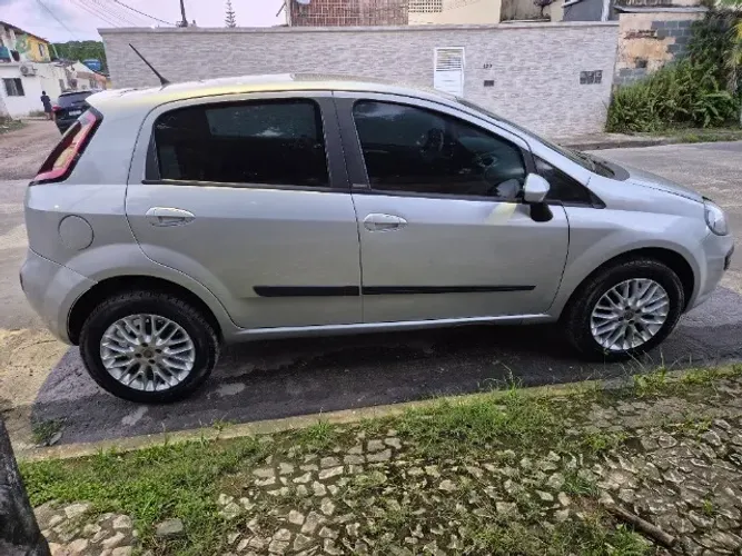 Fiat Punto Essence 1.6 Flex 16V 5P 2014