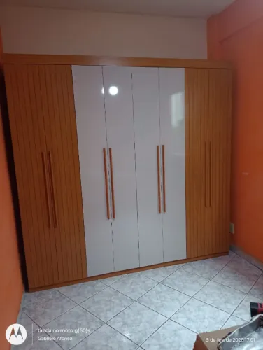 Guarda roupa 8 portas
