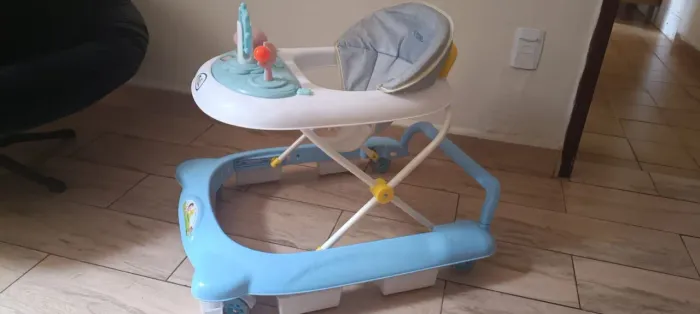 Andador maxi baby