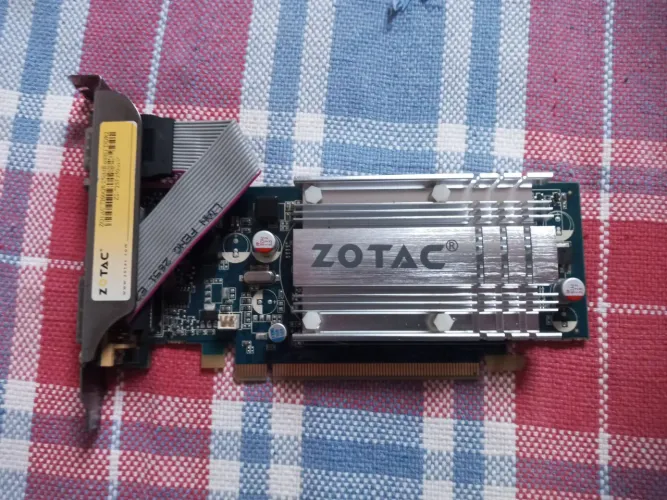 Placa de video GeForce 7200