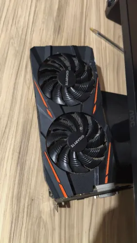 Placa de Vídeo Gigabyte RX 570 - Para Conserto ou Peças (Nunca Aberta)